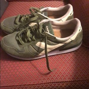 Diadora men’s shoes size 10, brand new